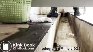 Beautiful women pooping in the toilet 160