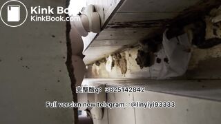 Girl pooping in toilet 002