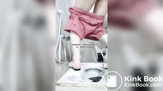 Girl pooping in toilet 005