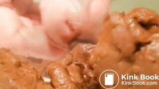 Boudin fécal sodomisant mon anus béant, sperme dégoulinant en gros plan