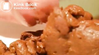 Boudin fécal sodomisant mon anus béant, sperme dégoulinant en gros plan