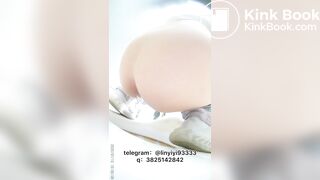 Girl pooping in toilet 008