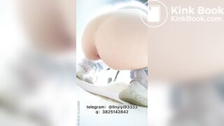 Girl pooping in toilet 008