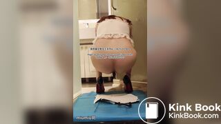 Girl pooping in toilet 013