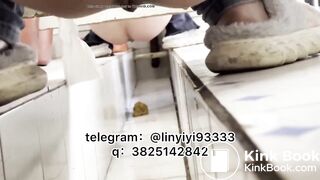 Girl pooping in toilet 017