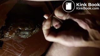 15 éjaculations scatos compilées, je n'arrête pas d'éjaculer sur mon caca