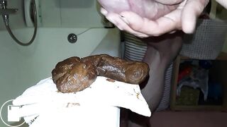 15 éjaculations scatos compilées, je n'arrête pas d'éjaculer sur mon caca