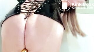 Nun Ulrike scat golden Balls