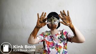 Hot asian Miss_Di smearing scat