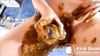 Milf smearing shit and fisting