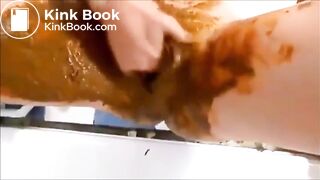 Milf smearing shit and fisting