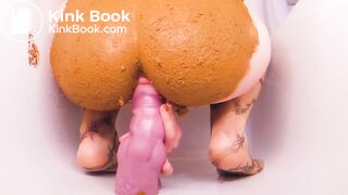 Betty smears shit and uses dildo
