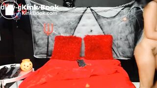 Camgirl brutal poo eating