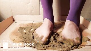 pantyhose milf in very messy scat