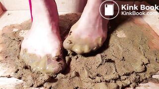 pantyhose milf in very messy scat 3