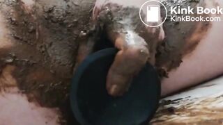 Filled pussy scat smear