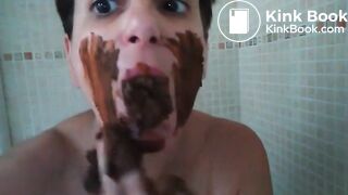 Beautiful milf eat and smear scat