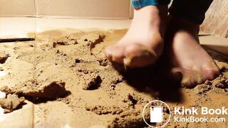 Pantyhose jeans and puppy cake 1