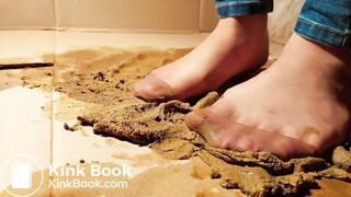 Pantyhose jeans and puppy cake 1