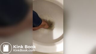 Asian Wash her shitty Pantyhose