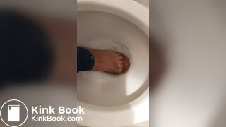 Asian Wash her shitty Pantyhose