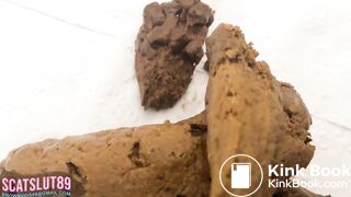 Close-Up Shit Noises (ASMR, Short Clip)