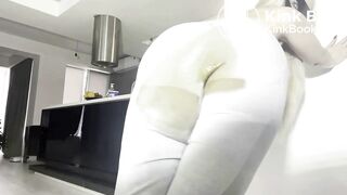 Hot girl scat on her pannts