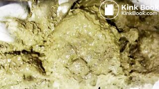 Hot girl scat on her pannts