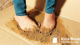 slowmotion pantyhose asian shitty feet