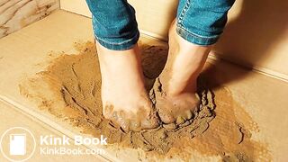 slowmotion pantyhose asian shitty feet