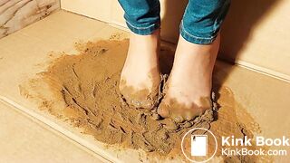 slowmotion pantyhose asian shitty feet