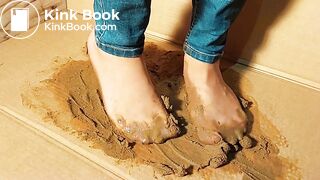 slowmotion pantyhose asian shitty feet