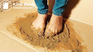 slowmotion pantyhose asian shitty feet