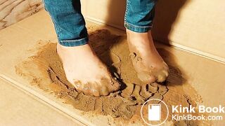 slowmotion pantyhose asian shitty feet