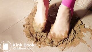 Stupid Asian Gunky Box Nylons Stuck slowMotion