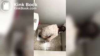 Beautiful women pooping in the toilet 74