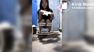 Beautiful women pooping in the toilet 77