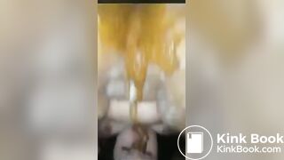 Chubby Asian girl shits on her pussy