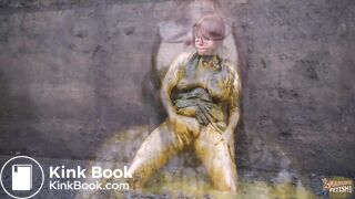 ON TOUR: Two cowshit pits one girl