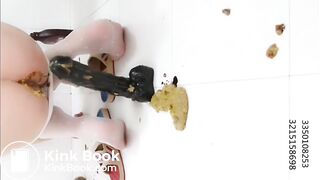 Cute girl poop and anal