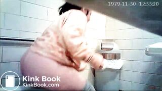 Spy hidden american wc pee toilet piss voyeur shit