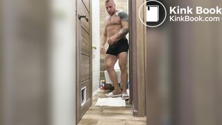 White bodybuilder shits on the floor