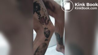 #Mommy #shits off the side of the #bathtub