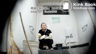 woman and gril poop