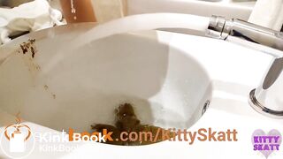 Big fat shit in bidet