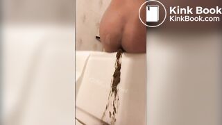 Huge Shit Alongside My Bathtub Wall @Cute_Loomer