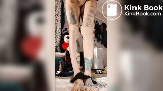 Human toilet POV with MommyMisfit