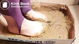 Slow beige nylon stockings are so full of scat