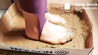 Slow beige nylon stockings are so full of scat