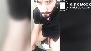 shit eater on the toilet